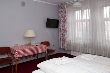 Фото номера Двухместный номер с 1 кроватью Отель Hotel Karkonosze г. Каменна-Гура 9