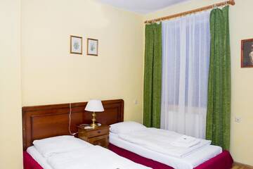 Фото номера Двухместный номер с 1 кроватью Отель Hotel Karkonosze г. Каменна-Гура 5